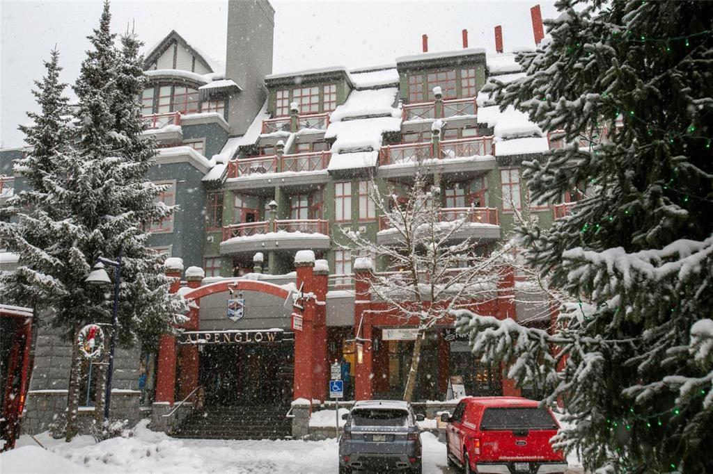 Alpenglow Lodge By Bill วิสต์เลอร์ ภายนอก รูปภาพ