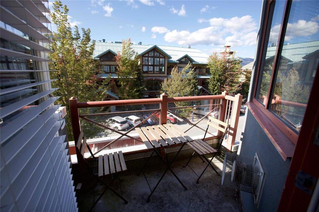 Alpenglow Lodge By Bill วิสต์เลอร์ ภายนอก รูปภาพ